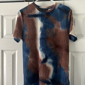 Multi color shirt size small